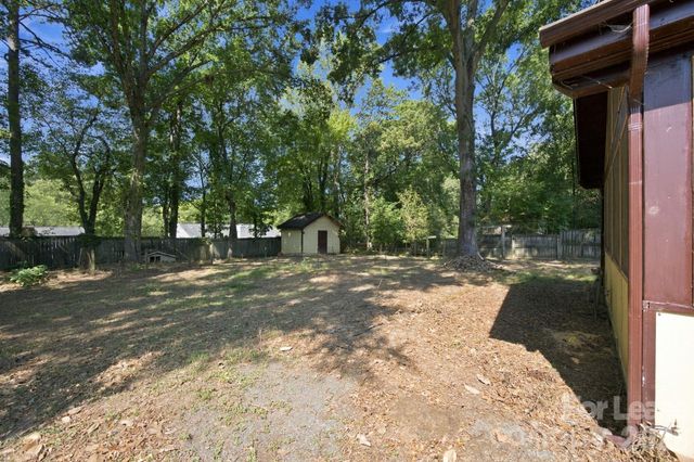 7724 Winterset Drive, Charlotte, NC 28270