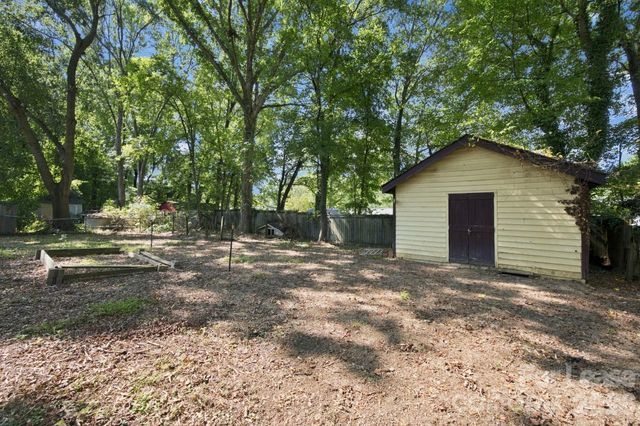 7724 Winterset Drive, Charlotte, NC 28270