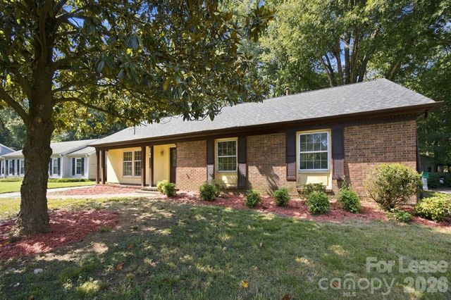7724 Winterset Drive, Charlotte, NC 28270