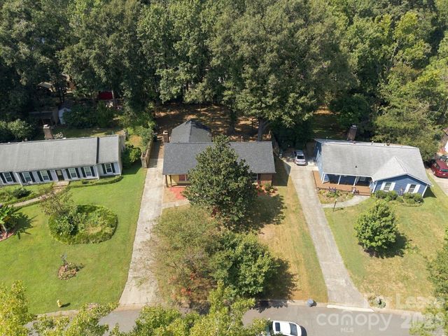 7724 Winterset Drive, Charlotte, NC 28270