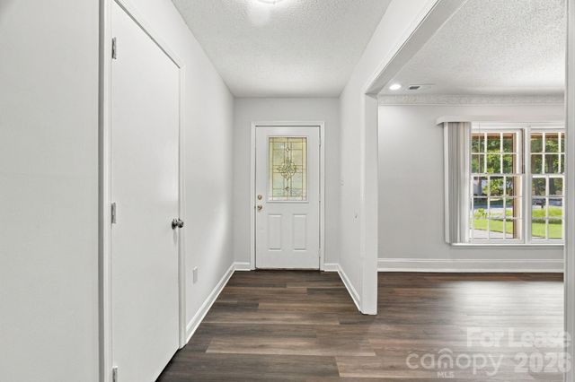 7724 Winterset Drive, Charlotte, NC 28270