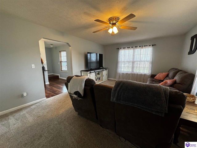 834 Tom Brown Road, Vine Grove, KY 40175