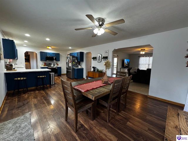 834 Tom Brown Road, Vine Grove, KY 40175