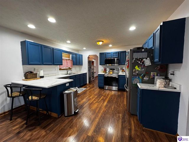 834 Tom Brown Road, Vine Grove, KY 40175