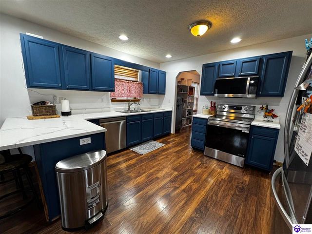 834 Tom Brown Road, Vine Grove, KY 40175