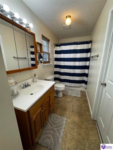 834 Tom Brown Road, Vine Grove, KY 40175