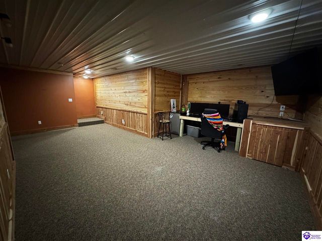 834 Tom Brown Road, Vine Grove, KY 40175