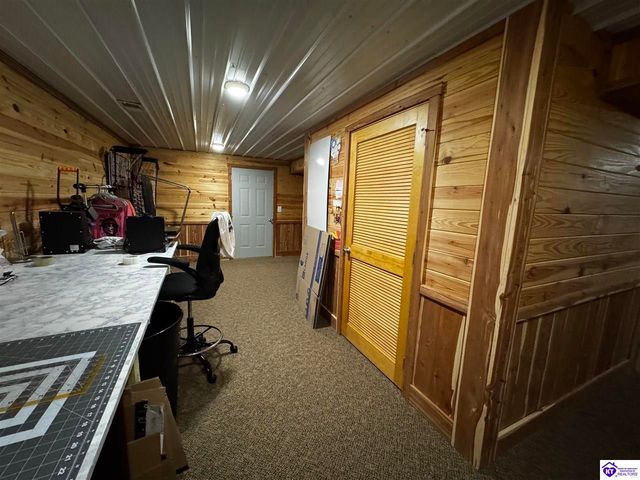 834 Tom Brown Road, Vine Grove, KY 40175