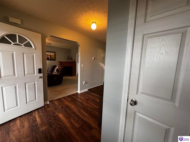 834 Tom Brown Road, Vine Grove, KY 40175