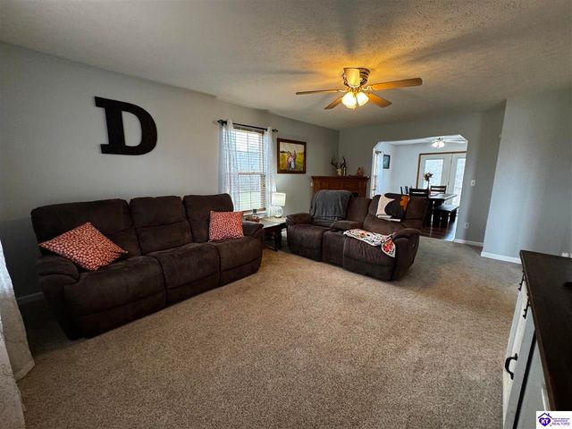 834 Tom Brown Road, Vine Grove, KY 40175