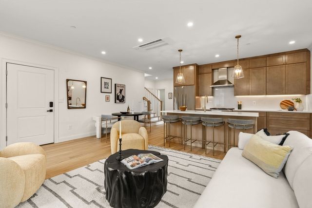 27 Shepard St 6, Boston, MA 02135