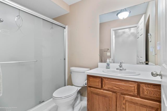 29941 Kenwood Court, Roseville, MI 48066