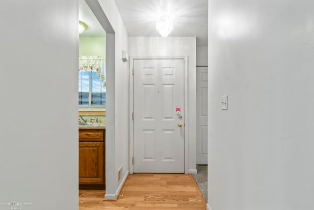 29941 Kenwood Court, Roseville, MI 48066