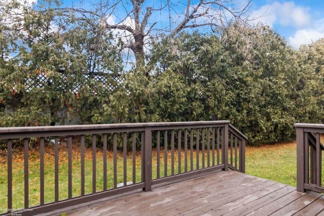 29941 Kenwood Court, Roseville, MI 48066