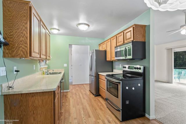 29941 Kenwood Court, Roseville, MI 48066