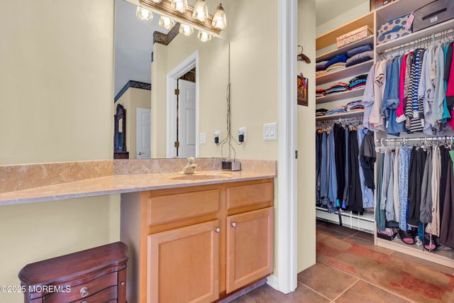 6 Avalon Court, Manchester, NJ 08759