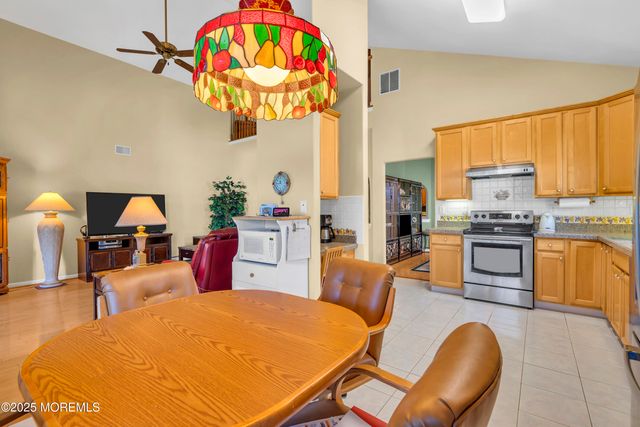 6 Avalon Court, Manchester, NJ 08759