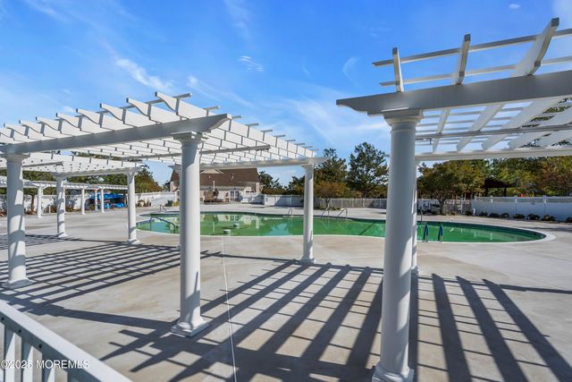 6 Avalon Court, Manchester, NJ 08759