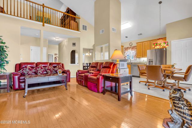 6 Avalon Court, Manchester, NJ 08759