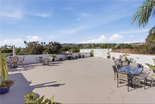 206 Avenida Montalvo 8, San Clemente, CA 92672
