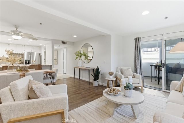 206 Avenida Montalvo 8, San Clemente, CA 92672