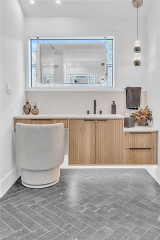 5602 Ella Lee Lane, Houston, TX 77056