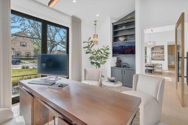 5602 Ella Lee Lane, Houston, TX 77056