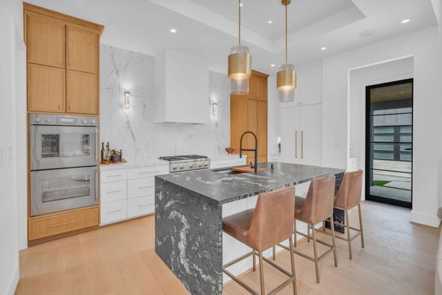 5602 Ella Lee Lane, Houston, TX 77056