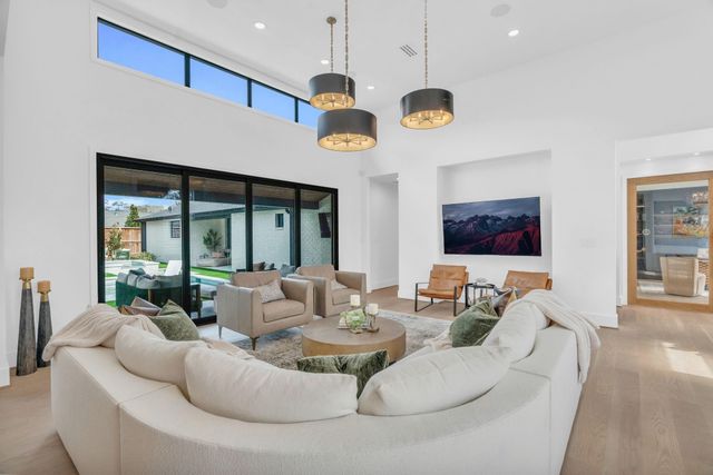 5602 Ella Lee Lane, Houston, TX 77056