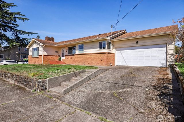 801 Cowlitz Way, Kelso, WA 98626
