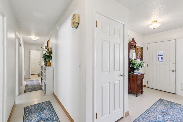 801 Cowlitz Way, Kelso, WA 98626