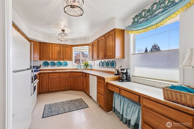 801 Cowlitz Way, Kelso, WA 98626
