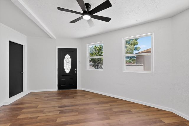346 Pearl Drive NE, Rio Rancho, NM 87124