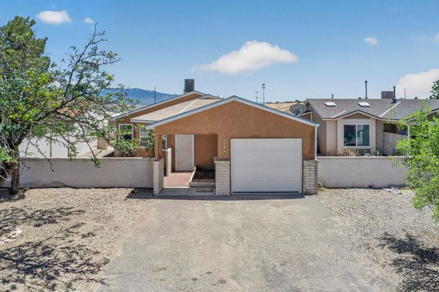 346 Pearl Drive NE, Rio Rancho, NM 87124