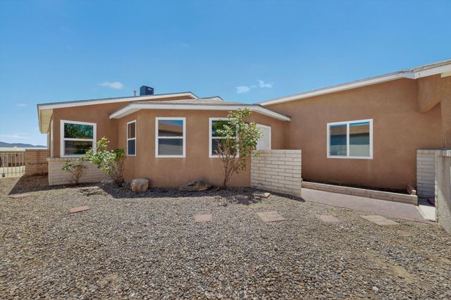 346 Pearl Drive NE, Rio Rancho, NM 87124
