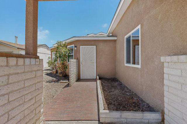 346 Pearl Drive NE, Rio Rancho, NM 87124