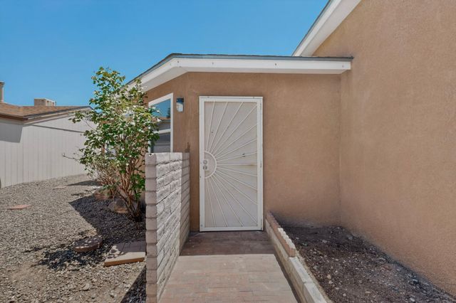 346 Pearl Drive NE, Rio Rancho, NM 87124