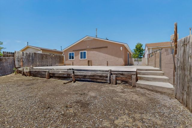 346 Pearl Drive NE, Rio Rancho, NM 87124