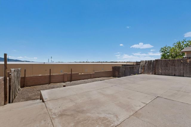 346 Pearl Drive NE, Rio Rancho, NM 87124