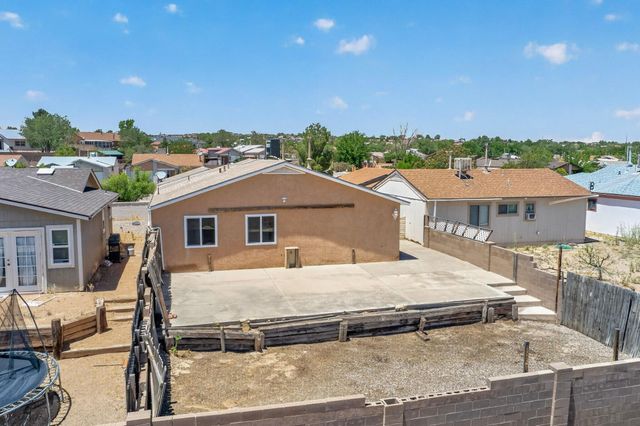 346 Pearl Drive NE, Rio Rancho, NM 87124