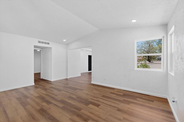 346 Pearl Drive NE, Rio Rancho, NM 87124
