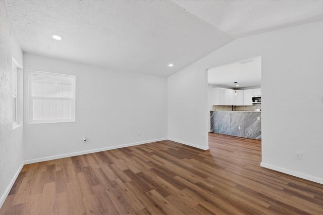 346 Pearl Drive NE, Rio Rancho, NM 87124