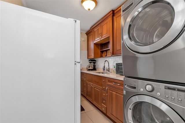 252-20 58 Avenue 2 Fl, Little Neck, NY 11362