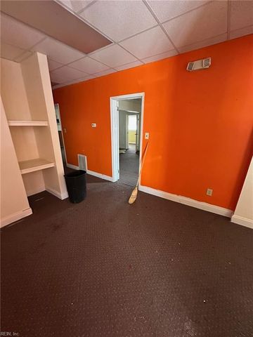 2702 Orcutt AVE, Newport News, VA 23607