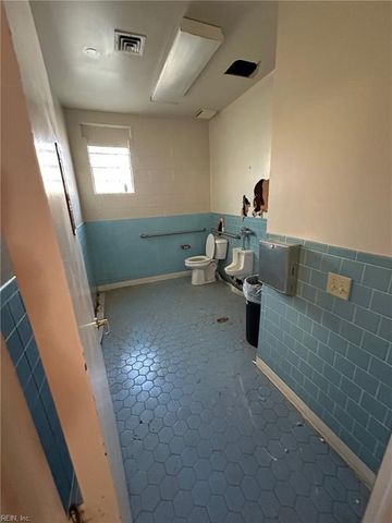 2702 Orcutt AVE, Newport News, VA 23607