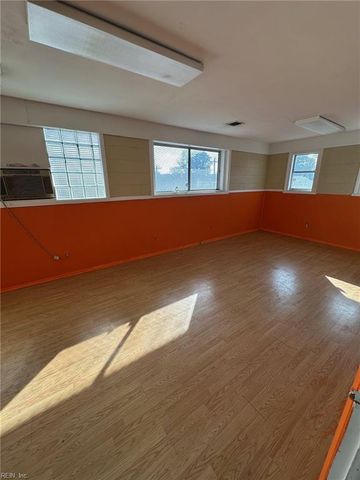 2702 Orcutt AVE, Newport News, VA 23607