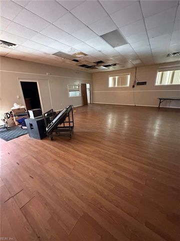 2702 Orcutt AVE, Newport News, VA 23607