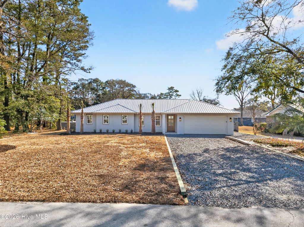 206 Azalea Circle, Sunset Beach, NC 28468