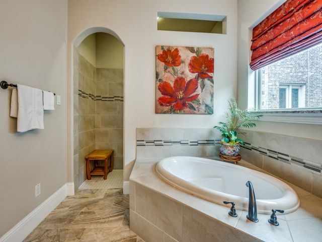 204 Shadow Creek Lane, Hickory Creek, TX 75065