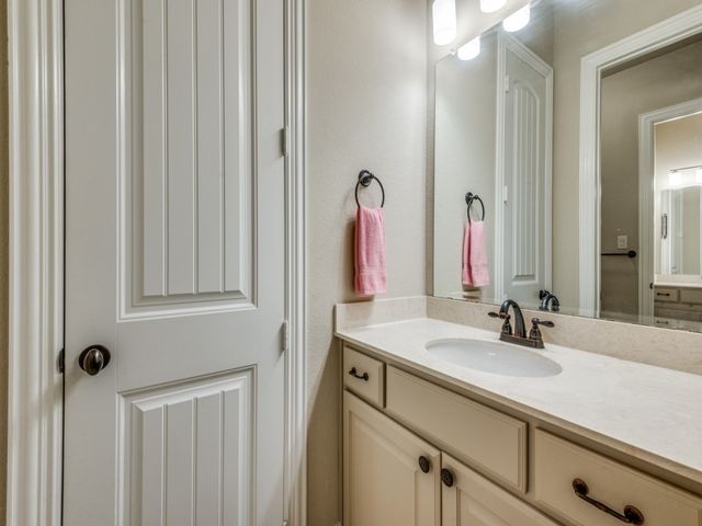 204 Shadow Creek Lane, Hickory Creek, TX 75065